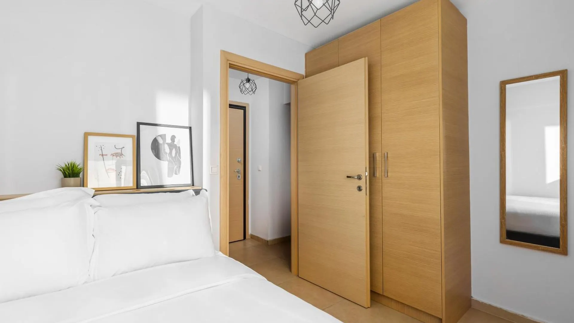 Retro Apartment In The City Center By Binobi! Thessaloniki Greece